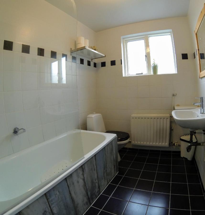 Skjolbraut - Cozy Apartment - Central Location - Free Parking - Close To A Public Swimming Pool And Sky Lagoon Рейк'явік Екстер'єр фото